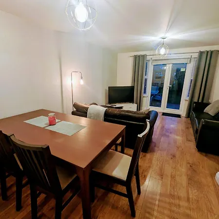 Вилла Sleeps Up To 8 Guests - Modern Townhouse Near Newcastle Уолсенд Экстерьер фото