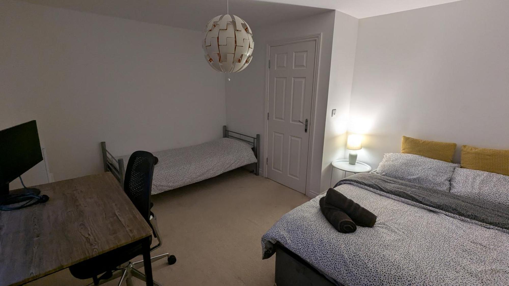 Sleeps Up To 8 Guests - Modern Townhouse Near Newcastle Villa